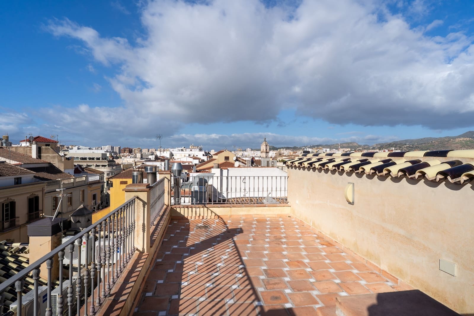 Luxury duplex penthouse Málaga centro with rooftop terrace and cathedral views – MDR Luxury Homes