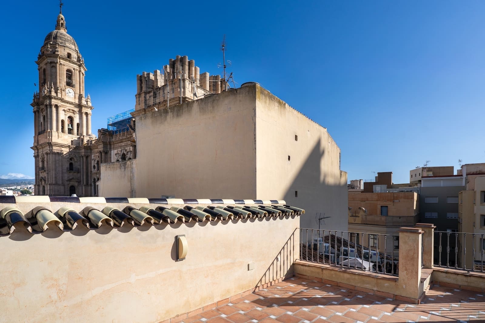 Luxury duplex penthouse Málaga centro with rooftop terrace and cathedral views – MDR Luxury Homes