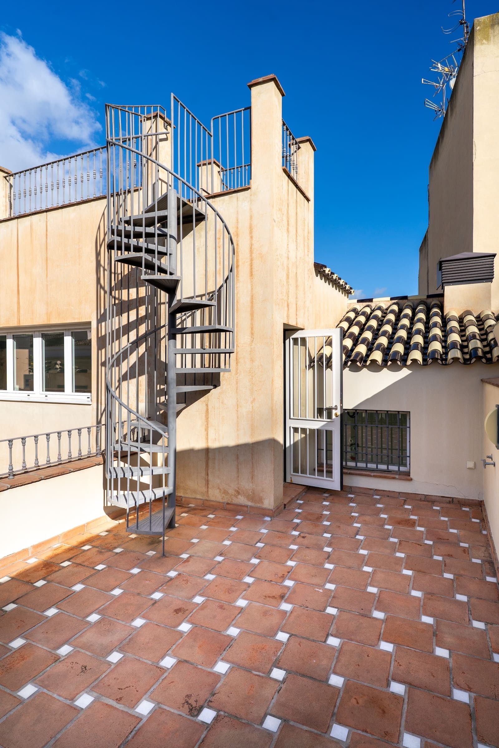 Luxury duplex penthouse Málaga centro with rooftop terrace and cathedral views – MDR Luxury Homes