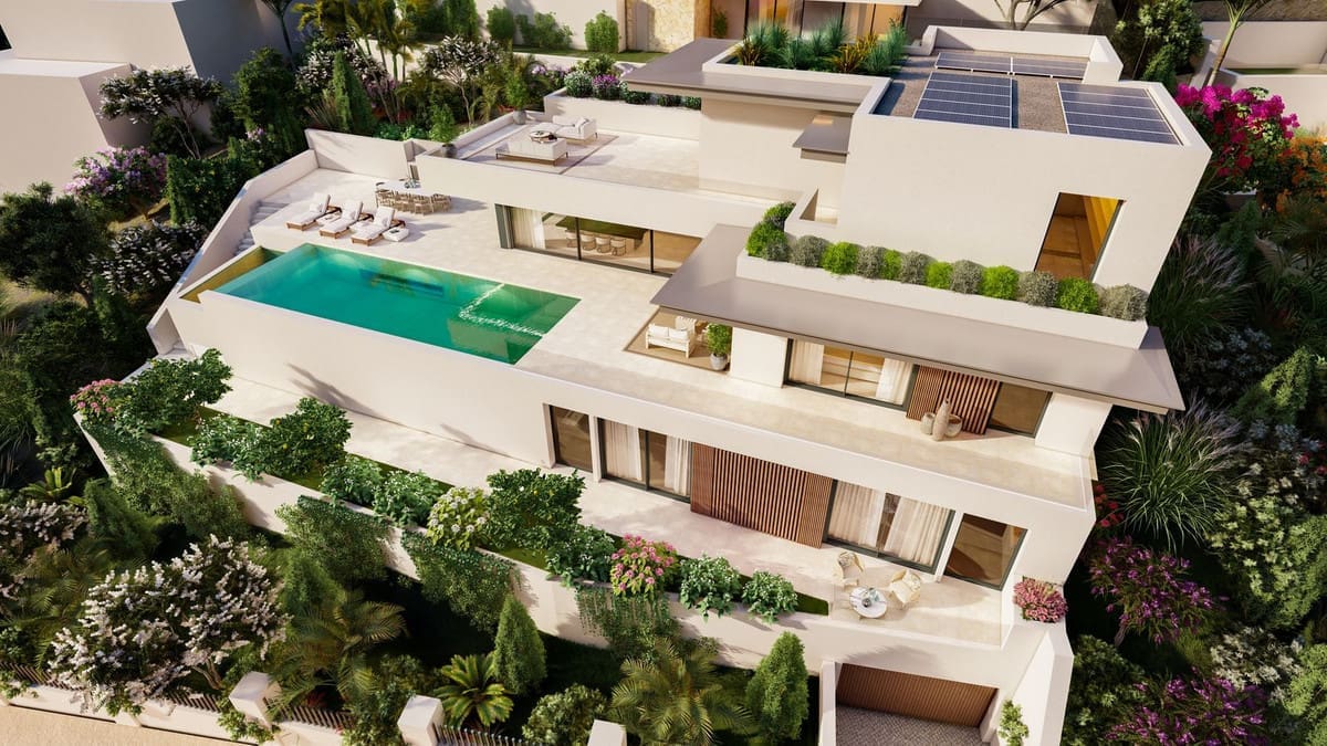 Newly Built Villa in Altos de los Monteros – MDR-1449