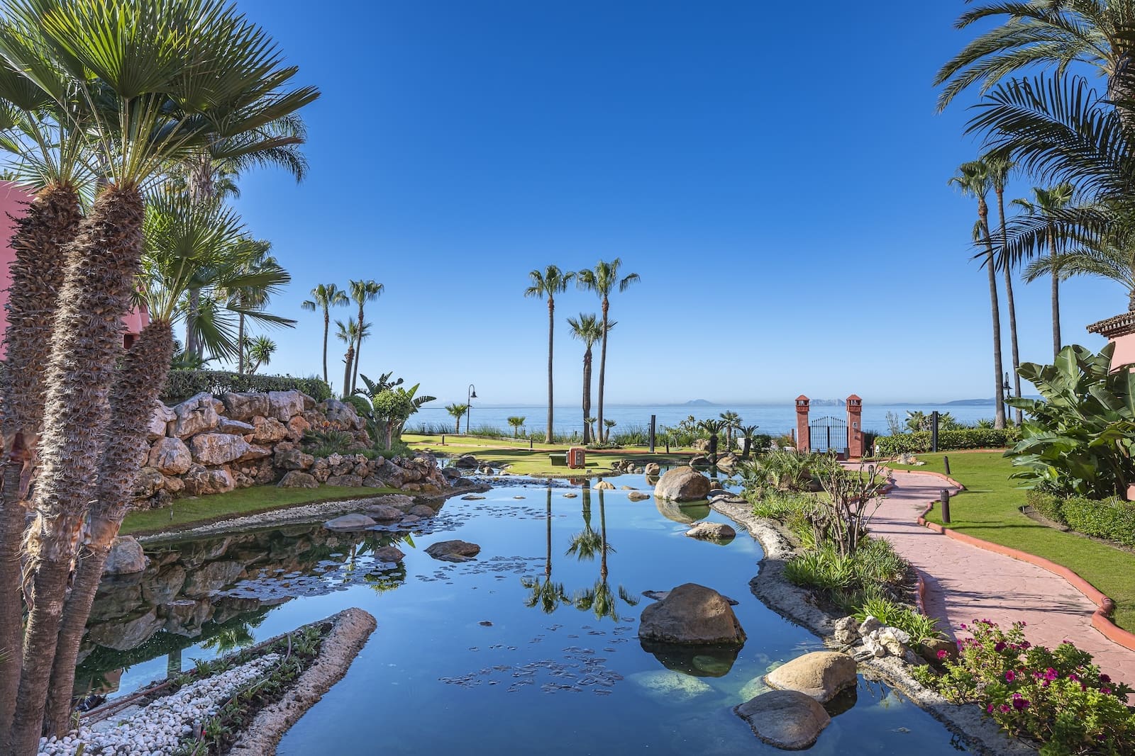 Cabo Bermejo 101, appartement aan het strand in Guadalmansa, Estepona | MDR Luxury Homes