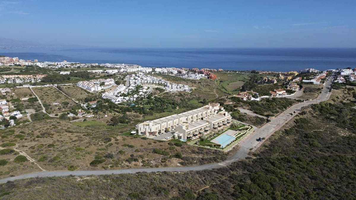 Semi-detached new-construction home in Manilva – MDR-1110