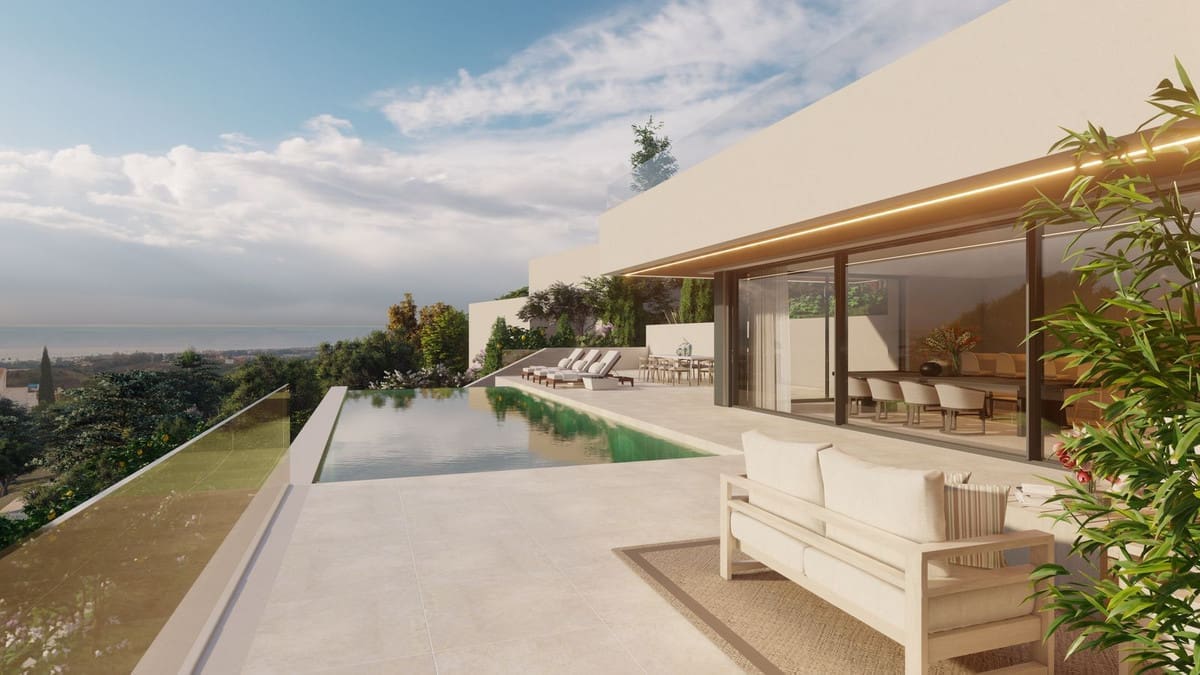 Newly Built Villa in Altos de los Monteros – MDR-1449