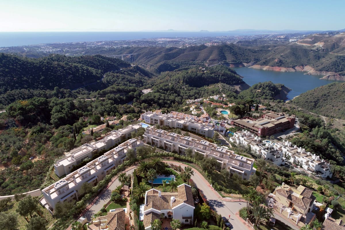 New-Construction Apartments in Istu00e1n – MDR-1074
