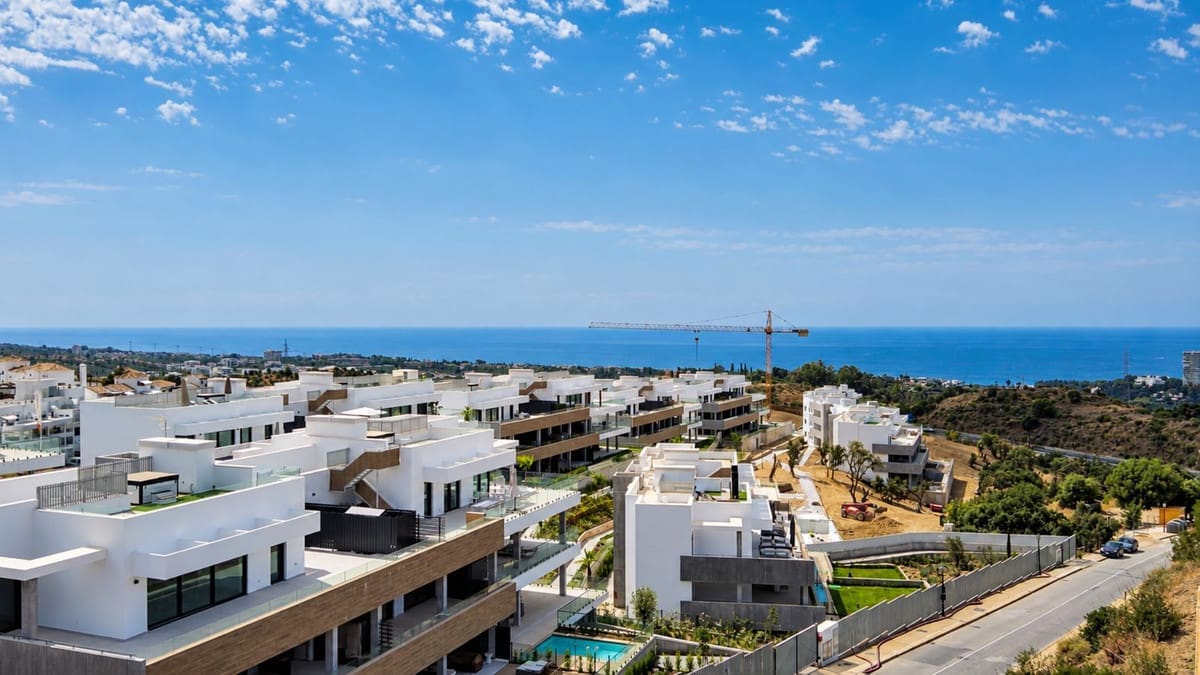 Newly Built Villa in Altos de los Monteros – MDR-1449