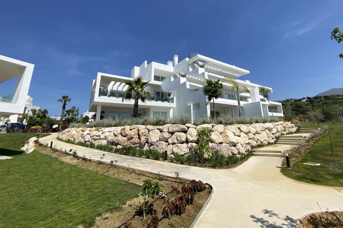 New-construction top-floor apartment in Casares – MDR-1934