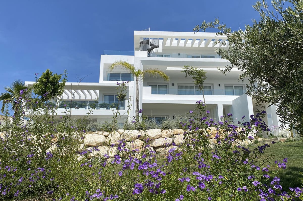 Nieuwbouwappartement op de bovenste verdieping in Casares – MDR-1934