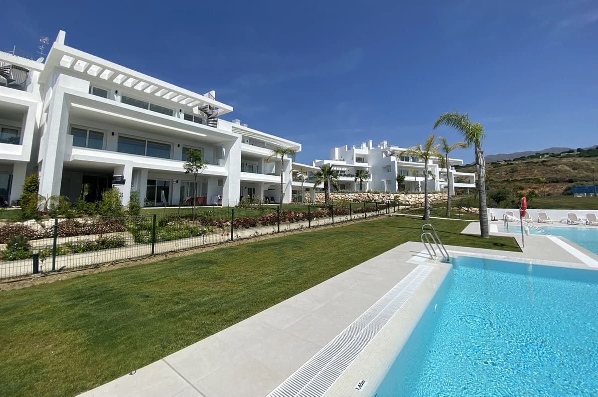 New-construction top-floor apartment in Casares – MDR-1934