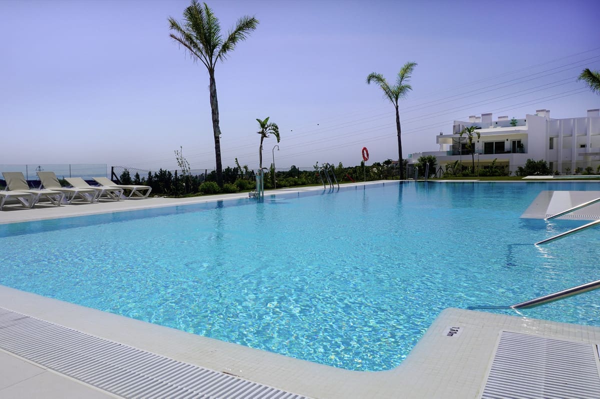New-construction top-floor apartment in Casares – MDR-1934